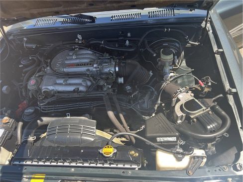 Used 1992 Toyota Pickup Deluxe image 19