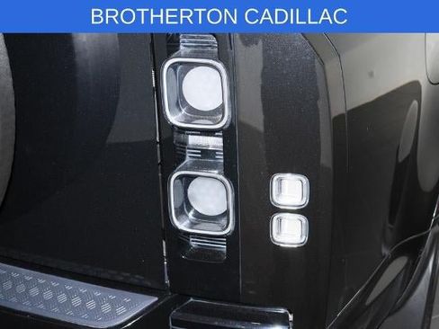 Used 2025 Land Rover Defender 130 V8 AWD/4WD image 14