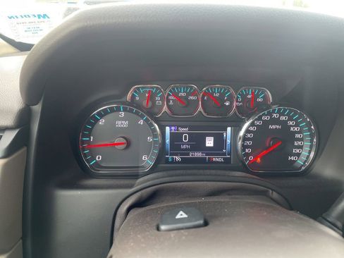 Used 2018 GMC Yukon XL SLT w/ Open Road Package image 5