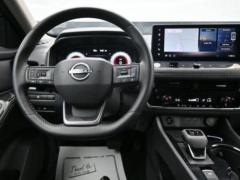 Used 2026 Nissan Rogue SL AWD/4WD image 13