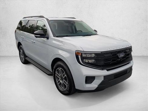 New 2025 Ford Expedition Active image 6