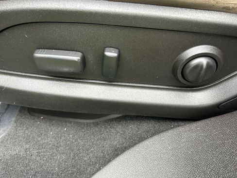 Used 2017 GMC Acadia Limited SLT image 12