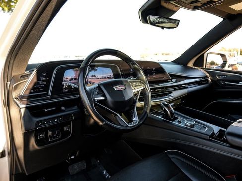 Used 2021 Cadillac Escalade ESV Sport image 2