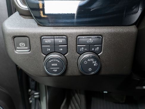 Used 2024 Chevrolet Silverado 1500 LT w/ Z71 Off-Road Package image 29