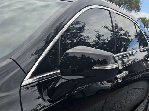 Used 2023 Cadillac XT4 Premium Luxury FWD image 11