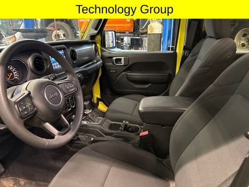 Used 2023 Jeep Gladiator Sport AWD/4WD image 7