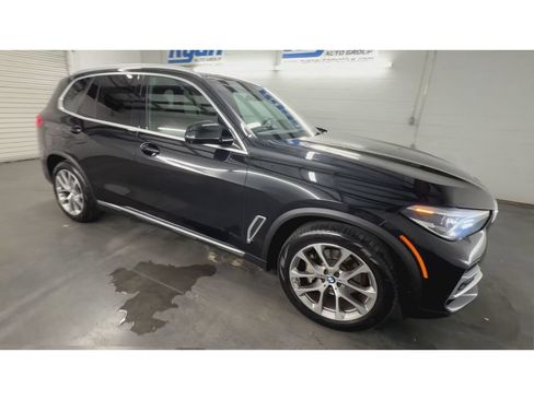 Used 2021 BMW X5 sDrive40i w/ Premium Package 3 RWD image 2