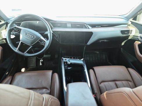 Used 2022 Audi e-tron Prestige AWD/4WD image 8