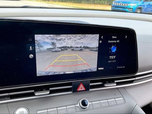 Used 2023 Hyundai Elantra SEL w/ Convenience Package image 11