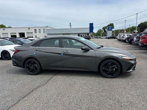 New 2026 Hyundai Elantra SEL Sport Premium FWD image 2