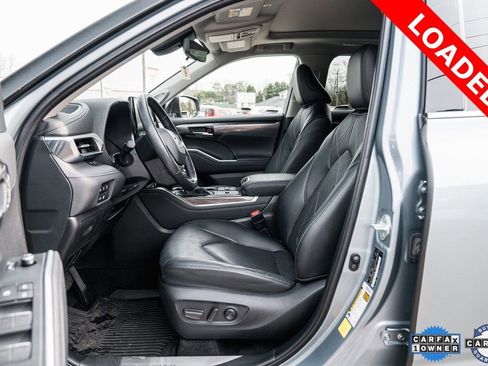 Used 2024 Toyota Highlander Platinum image 25