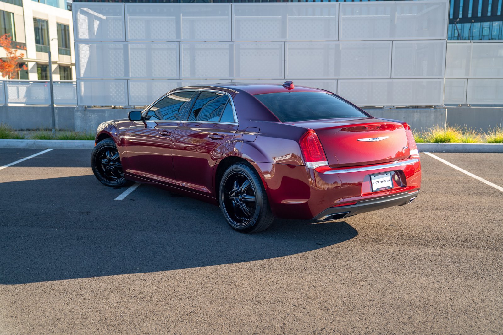 Used 2018 Chrysler 300 Touring L RWD image 3