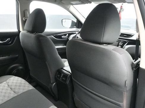 Used 2017 Nissan Rogue Sport SV w/ SV All-Weather Package AWD/4WD image 12