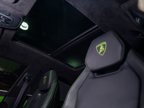 Used 2022 Lamborghini Urus AWD/4WD image 50