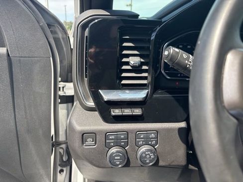 Used 2024 Chevrolet Silverado 1500 High Country w/ Technology Package AWD/4WD image 17