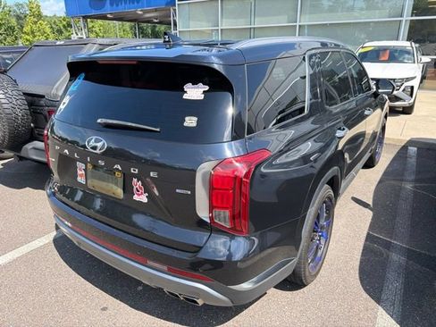 Used 2023 Hyundai Palisade Limited w/ Cargo Package AWD/4WD image 13