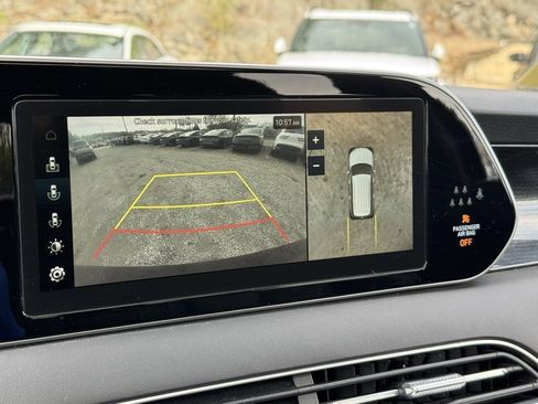 Used 2021 Hyundai Palisade Calligraphy image 25