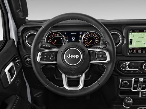 Used 2022 Jeep Gladiator Overland w/ Popular Equipment Package AWD/4WD image 8