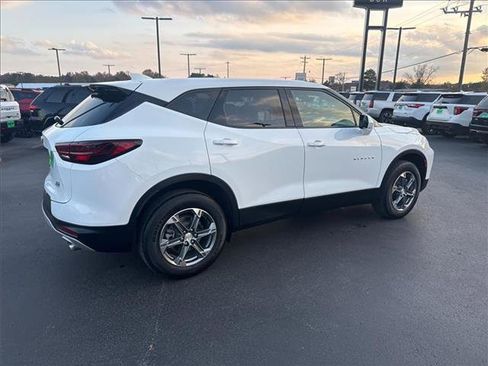 Used 2023 Chevrolet Blazer LT w/ Driver Confidence Package image 6