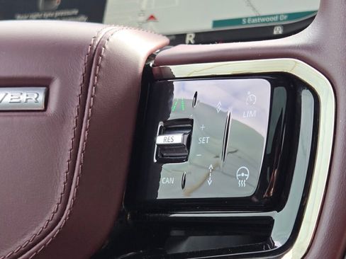 Used 2024 Land Rover Range Rover Sport Dynamic SE image 32