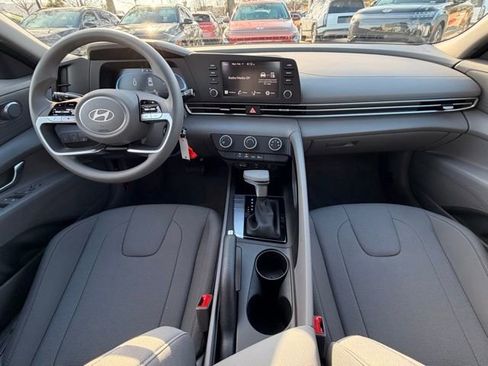 New 2026 Hyundai Elantra SE image 25