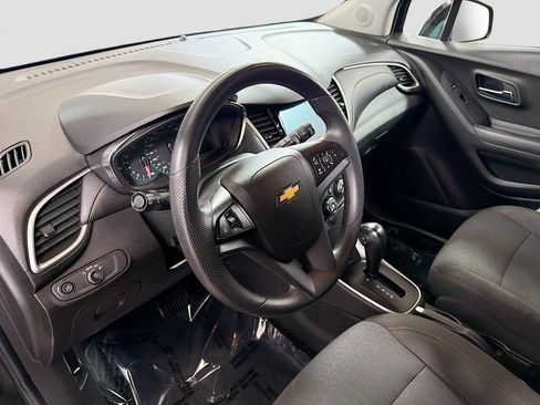 Used 2020 Chevrolet Trax LS w/ Tint and Cruise Package FWD image 11