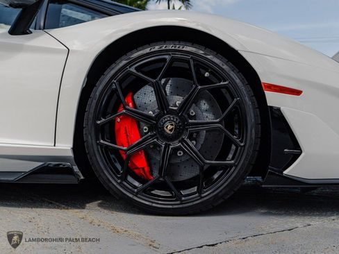 Used 2021 Lamborghini Aventador SVJ AWD/4WD image 47