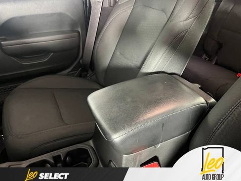 Used 2022 Jeep Wrangler Unlimited Sport AWD/4WD image 23