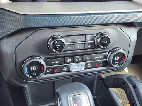 Used 2024 Ford Bronco Outer Banks image 19