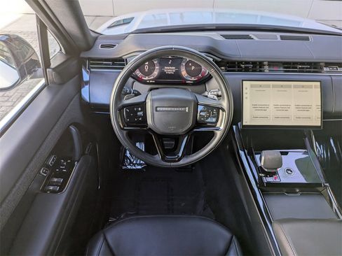Used 2025 Land Rover Range Rover Sport Dynamic SE image 17