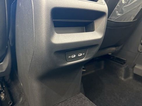 New 2026 Volkswagen Tiguan SE image 26