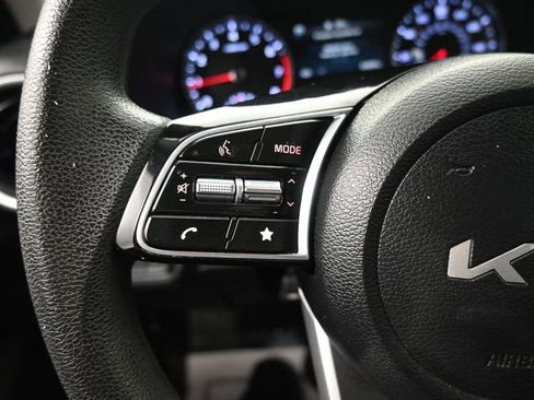 Used 2023 Kia Forte LXS image 18