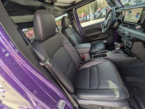 New 2026 Jeep Gladiator Sahara image 26