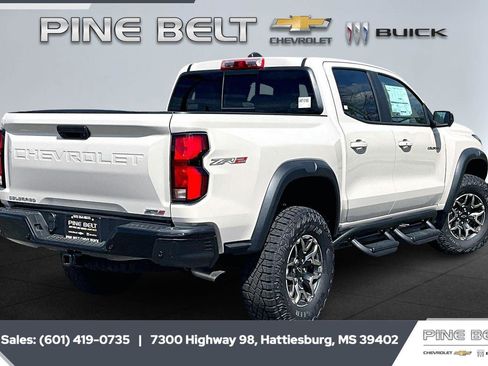 New 2026 Chevrolet Colorado ZR2 w/ Off-Road Front Bumper Package AWD/4WD image 12