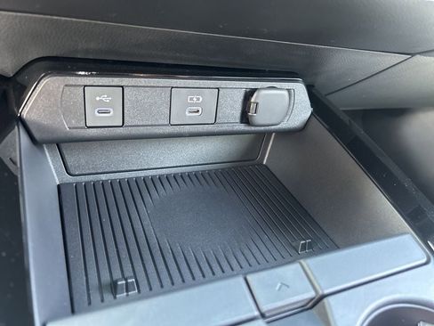 New 2026 Toyota Prius SE image 6