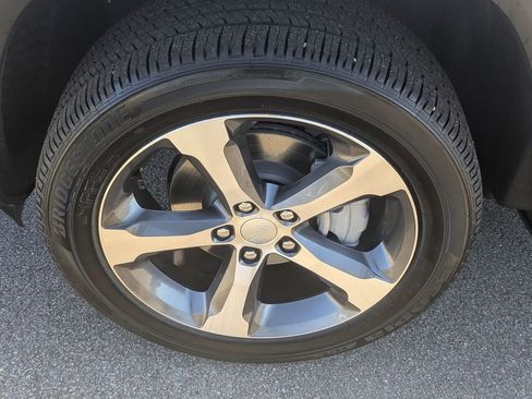 New 2025 Jeep Grand Cherokee Limited w/ Trailer Tow Package image 9