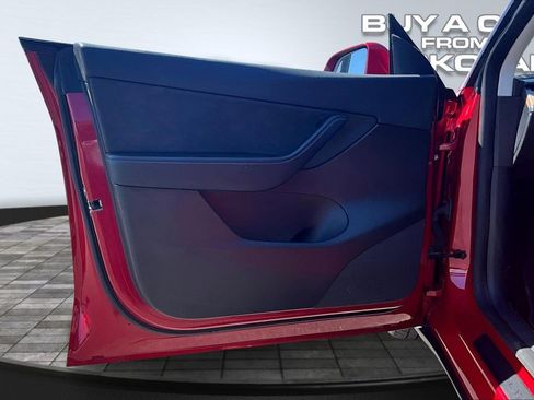 Used 2021 Tesla Model Y Long Range image 23