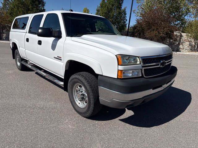 Used 2005 Chevrolet Silverado 2500 LT w/ Heavy-Duty Power Package AWD/4WD image 12