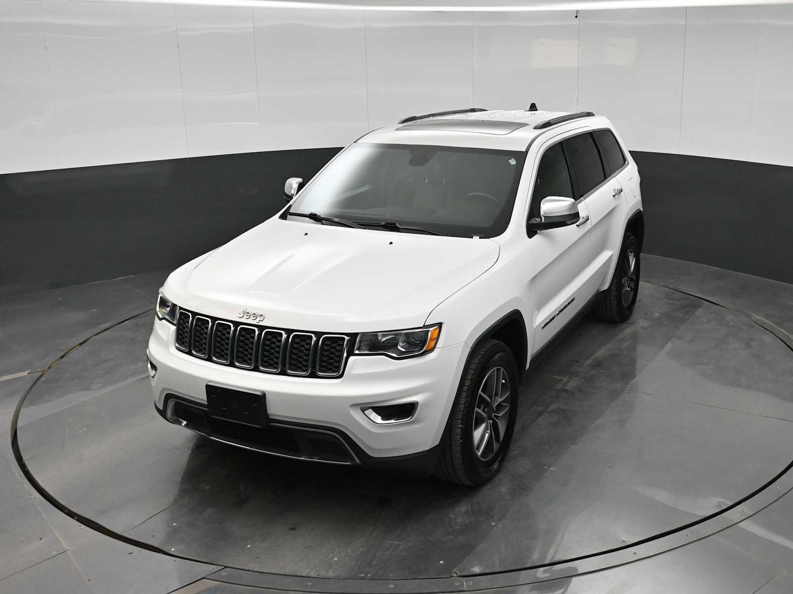 Used 2019 Jeep Grand Cherokee Limited w/ Trailer Tow Group IV AWD/4WD image 27