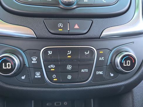 Used 2024 Chevrolet Equinox LT AWD/4WD image 33