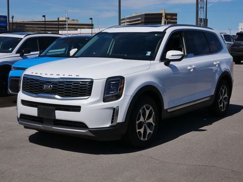 Used 2020 Kia Telluride EX AWD/4WD image 2