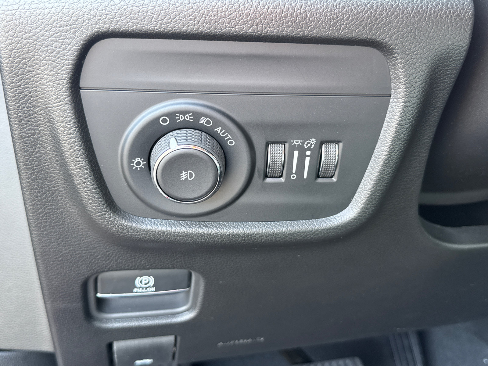 New 2026 Jeep Grand Cherokee Limited AWD/4WD image 17