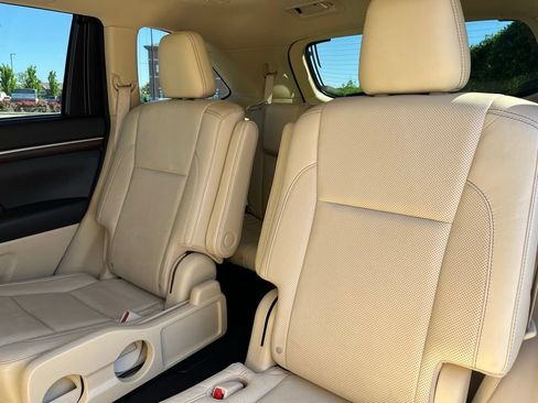 Used 2016 Toyota Highlander Limited AWD/4WD image 21