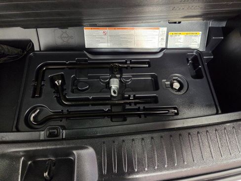 Used 2019 Toyota Highlander LE image 71