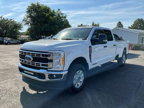 Used 2023 Ford F350 XLT w/ Camper Package AWD/4WD image 13