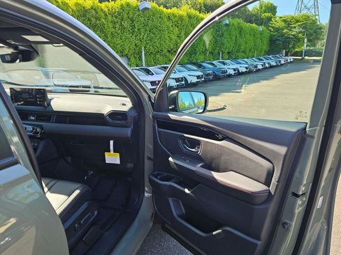 New 2026 Honda Pilot TrailSport image 12
