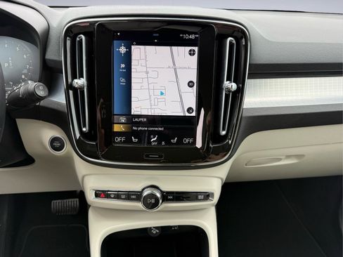 Used 2022 Volvo XC40 T5 Momentum AWD/4WD image 18