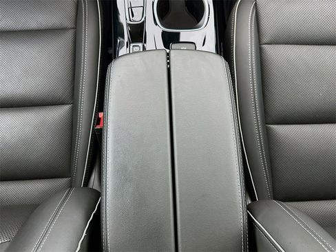 Used 2022 Buick Envision Essence w/ Safety Package image 23