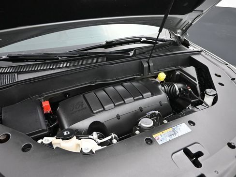 Used 2017 Chevrolet Traverse LT image 11