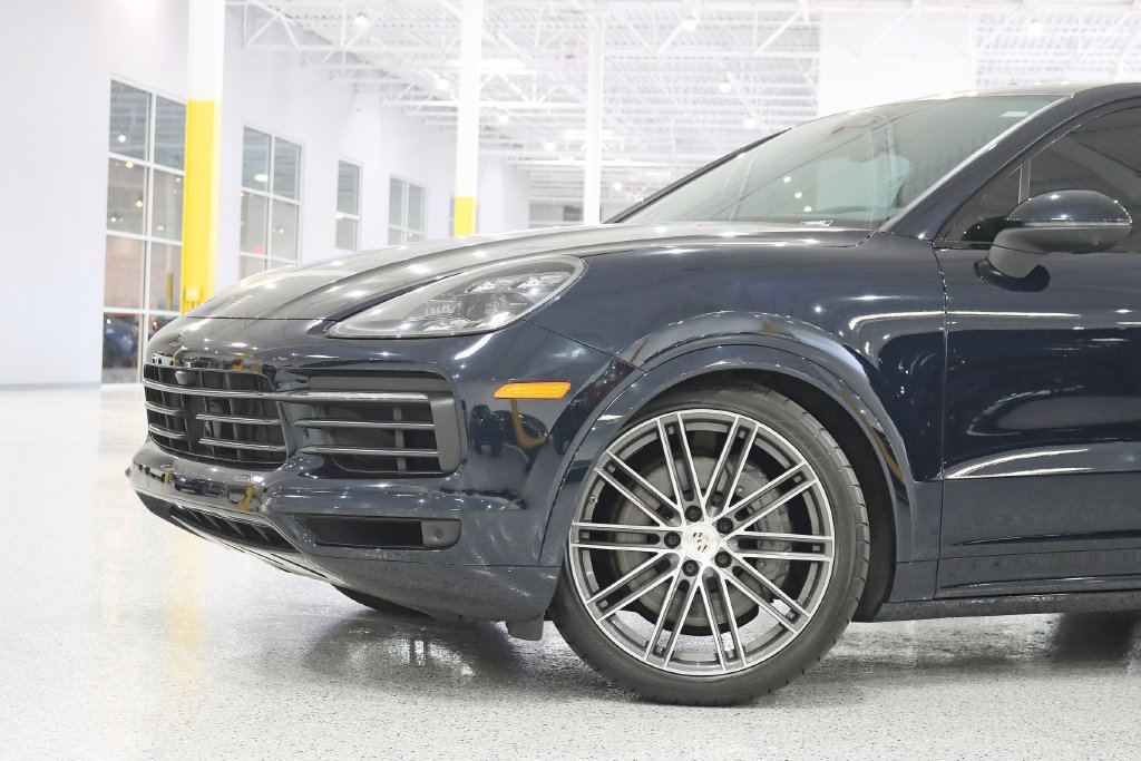Used 2023 Porsche Cayenne S AWD/4WD image 2